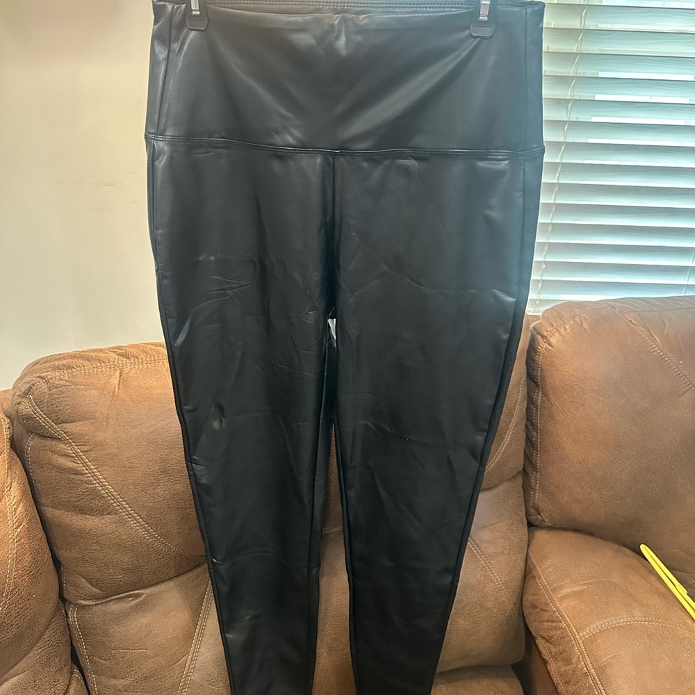 Zenana Outfitters Black Faux Leather Leggings
